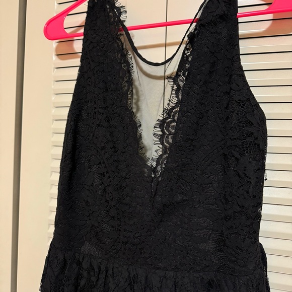 Tobi Lace Black Dress with Mesh Key Hole Back - Picture 8 of 9